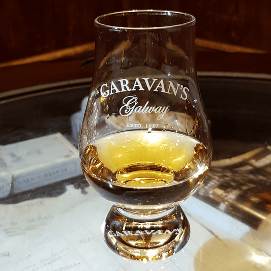 Garavan’s Whiskey Tasting Glass - Luxurious Irish Whiskey Gift Set - Expertly Crafted Tulip Shape for Enhanced Flavors - Perfect Gift for Whiskey Lovers